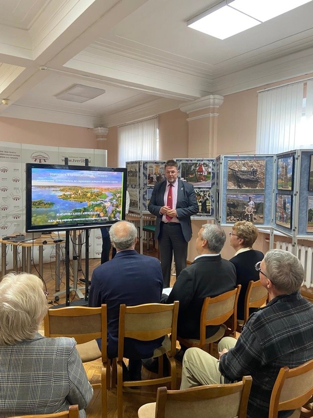 Выставка-инсталляция, посвященная Торопцу, открылась в Твери