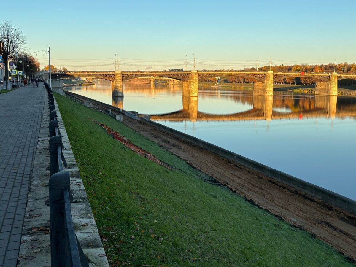 В центре Твери перекопали всю набережную В центре Твери перекопали всю набережную