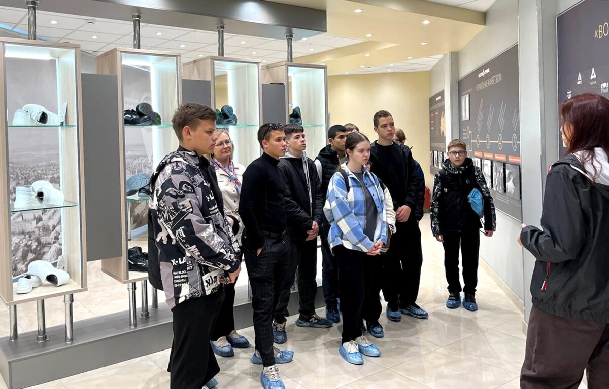 Почти 1100 школьников и студентов посетили предприятия Тверской области