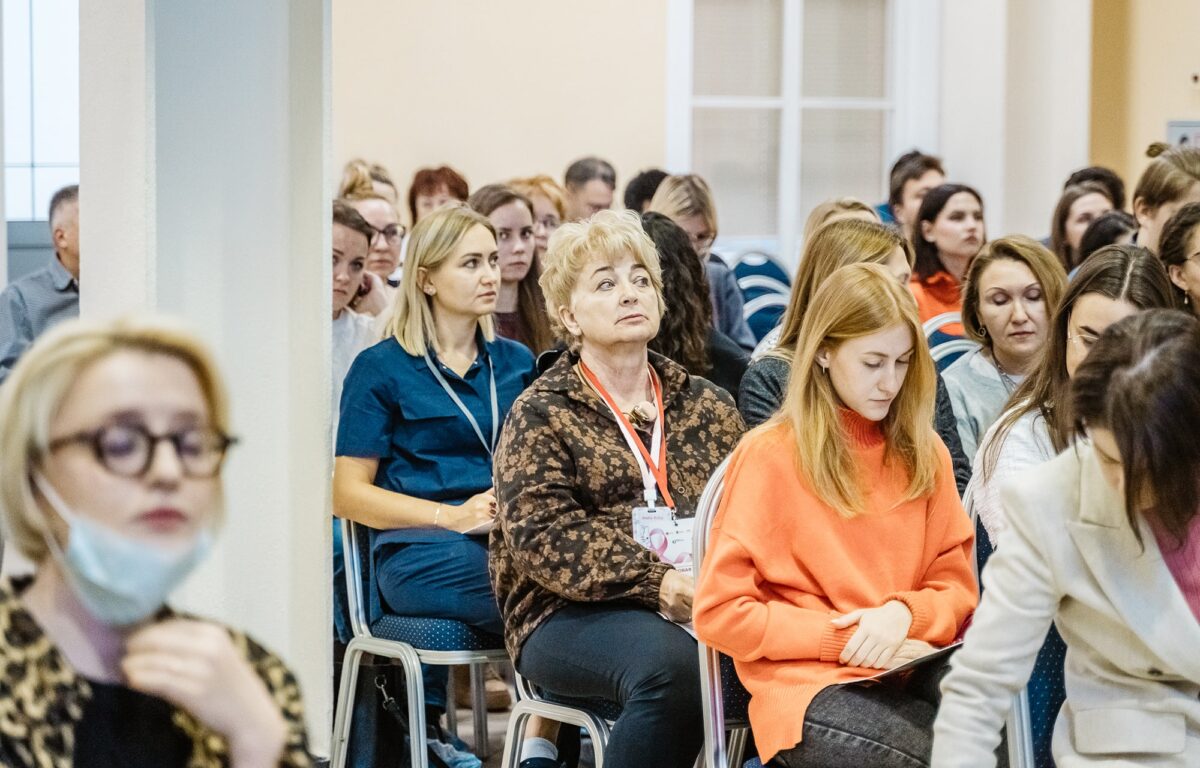 «Розовая лента»: в Твери обсуждают актуальные вопросы борьбы с онкозаболеваниями