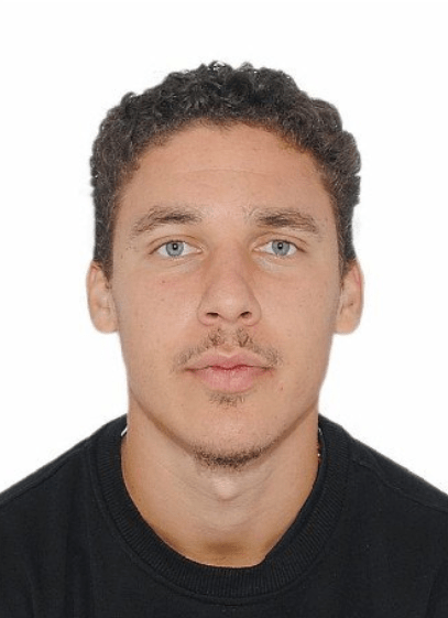 В Тверской области ищут 24-летнего парня с курчавыми волосами и голубыми глазами