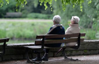 В удостоверениях пенсионеров появится QR-код