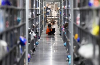 В Твери 18-летняя сотрудница обворовала маркетплейс на 80 тысяч рублей В Твери 18-летняя сотрудница обворовала маркетплейс на 80 тысяч рублей