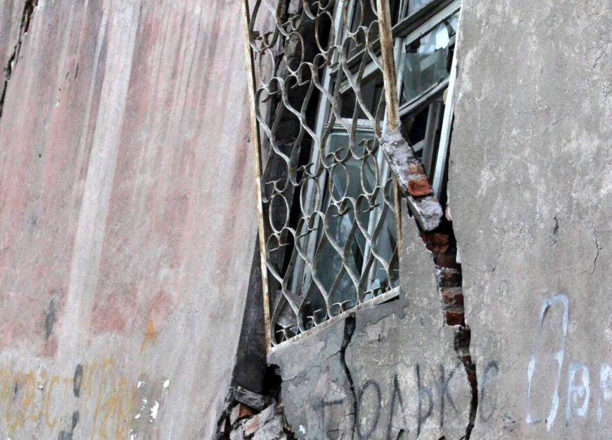 В Тверской области не хотели сносить опасный аварийный дом