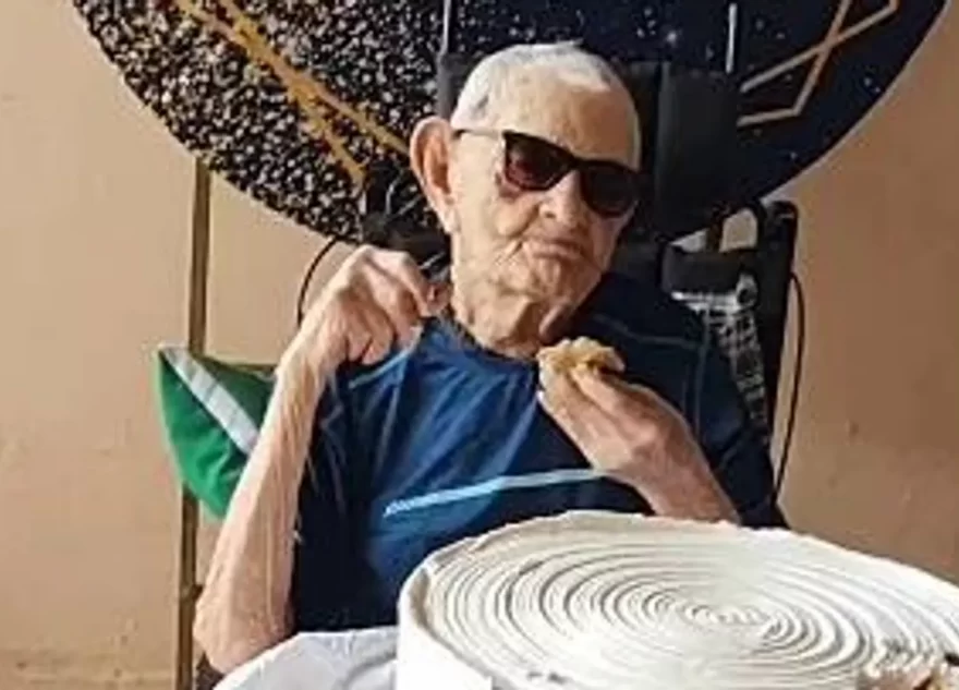 Стало известно, сколько лет самому старому мужчине в мире