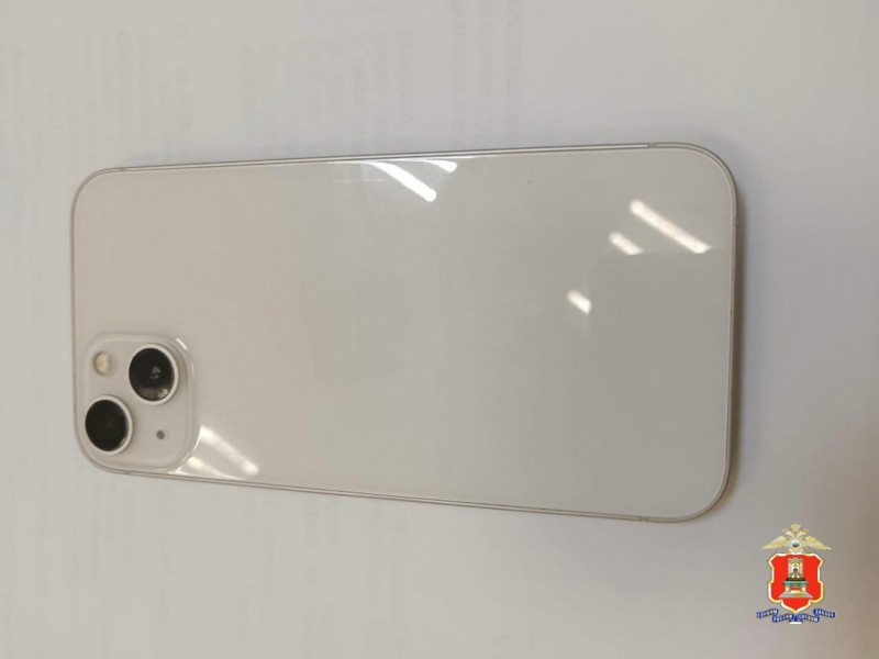 Четверо жителей Твери "купили" у мошенника один и тот же телефон