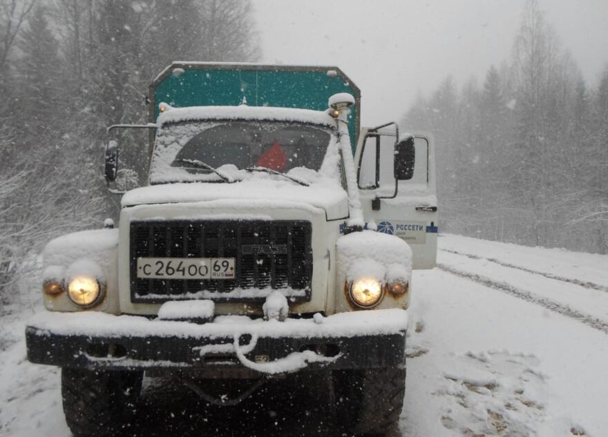 В отдельных муниципалитетах Тверской области ведутся работы по восстановлению энергоснабжения потребителей