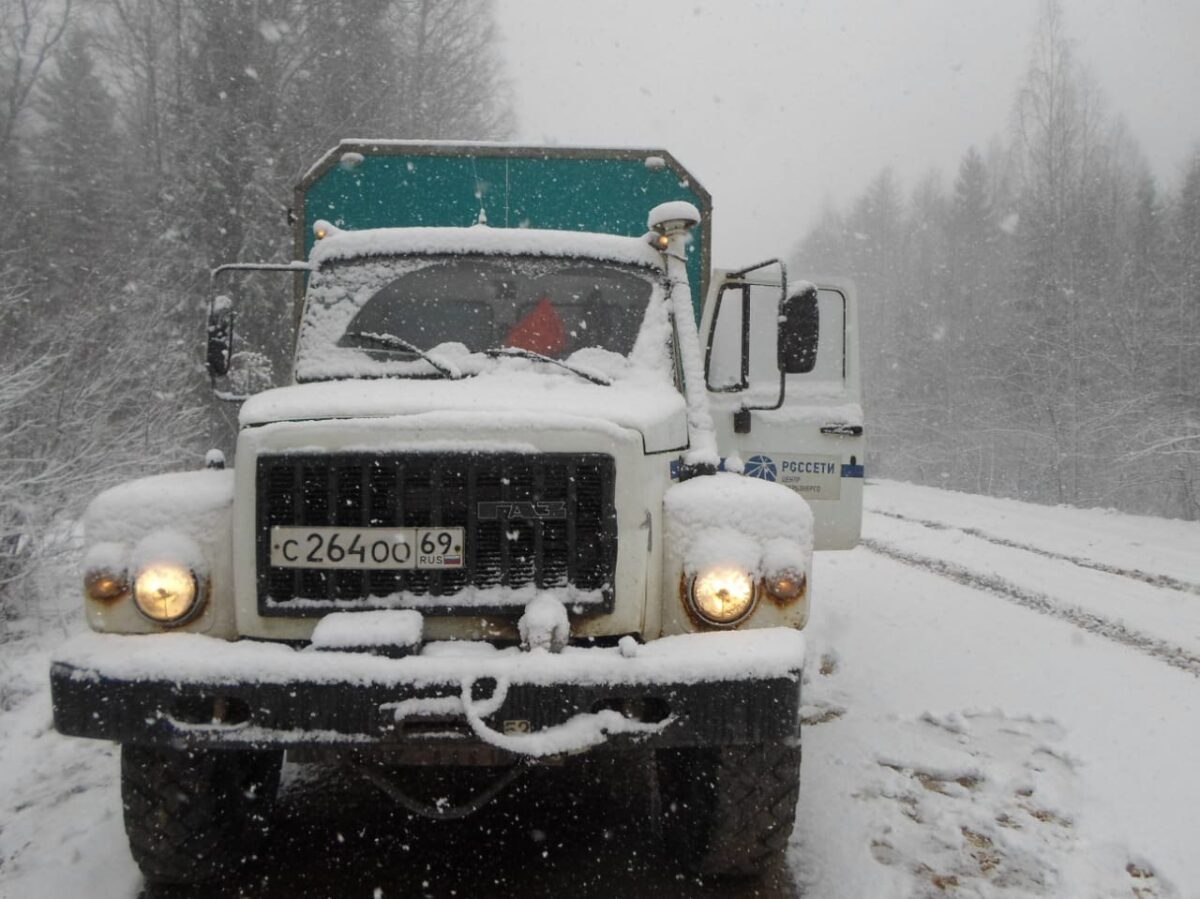 В отдельных муниципалитетах Тверской области ведутся работы по восстановлению энергоснабжения потребителей