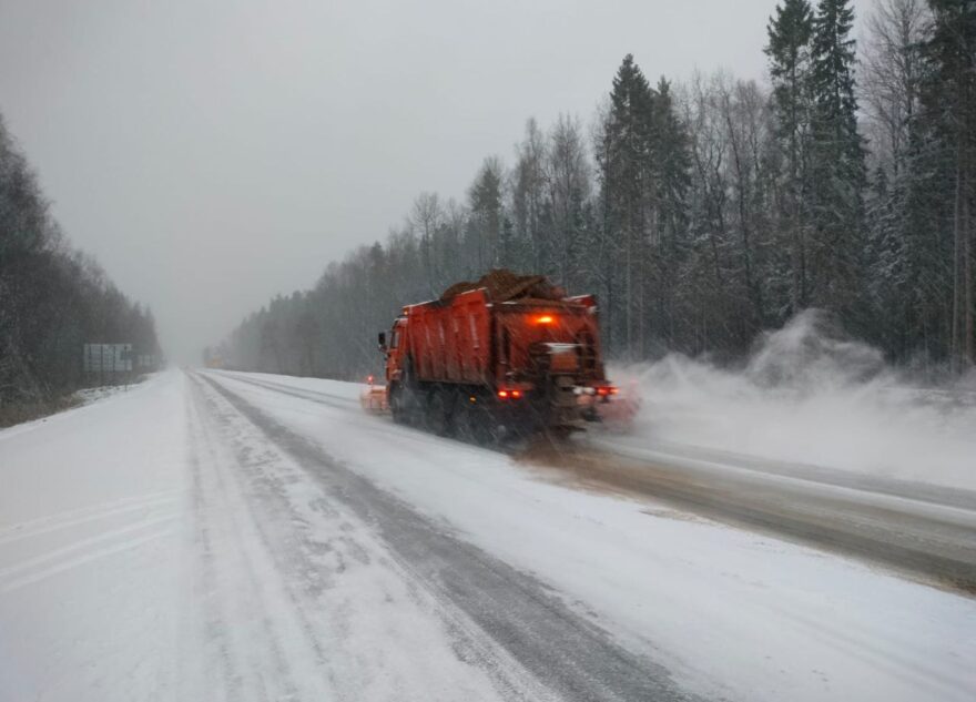 Дорожные службы Тверской области работают в усиленном режиме