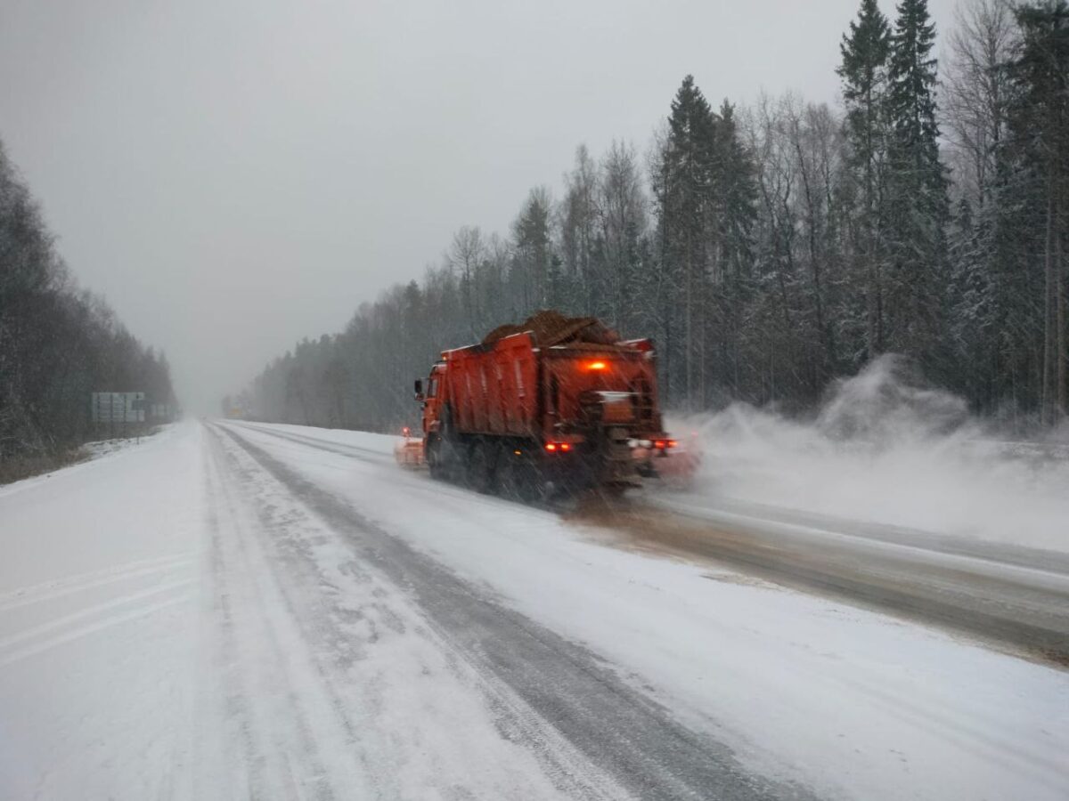 Дорожные службы Тверской области работают в усиленном режиме