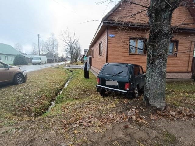 Пожилую женщину доставили в больницу после ДТП в Тверской области