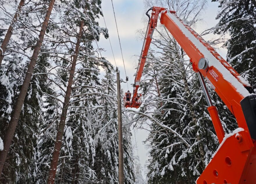 В Тверской области продолжаются круглосуточные работы на электросетях для подключения жителей
