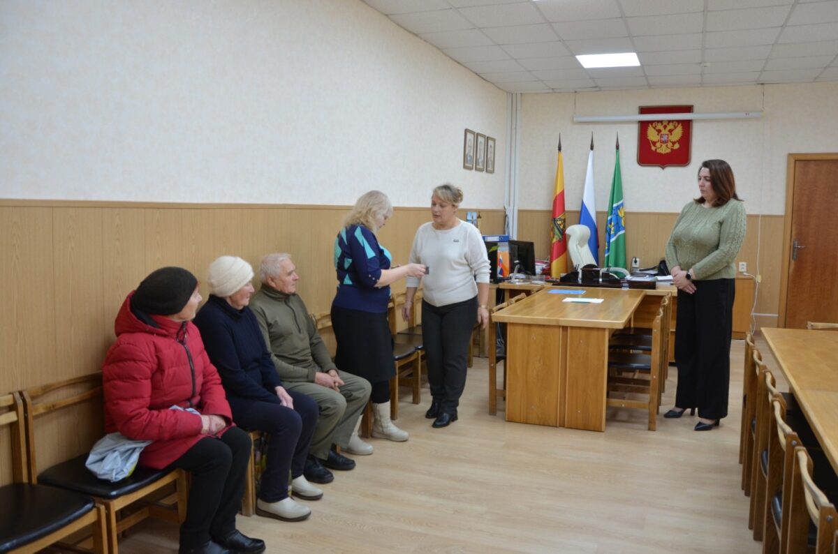 Матери героя СВО из Тверской области вручили орден Мужества