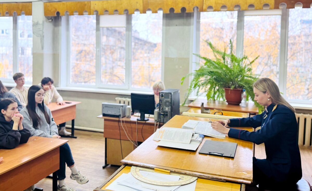 В Твери следователи городского следственного отдела провели профилактическую беседу с учащимися колледжа