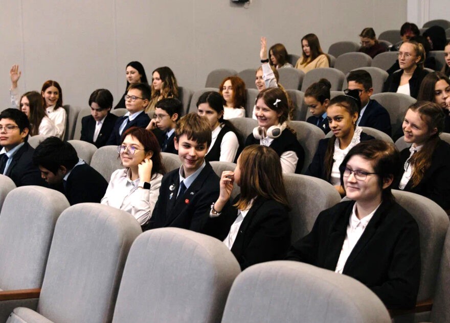 «Классные встречи» для школьников Тверского региона в новом формате