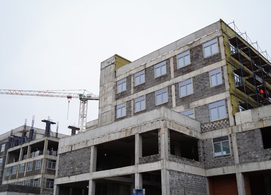 Игорь Руденя посетил площадку строительства Детской областной клинической больницы