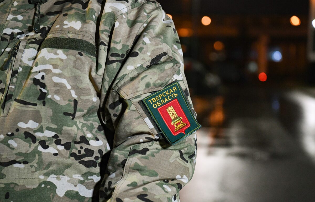 Военнослужащие Тверской области, заключившие контракт, отправились к месту прохождения службы