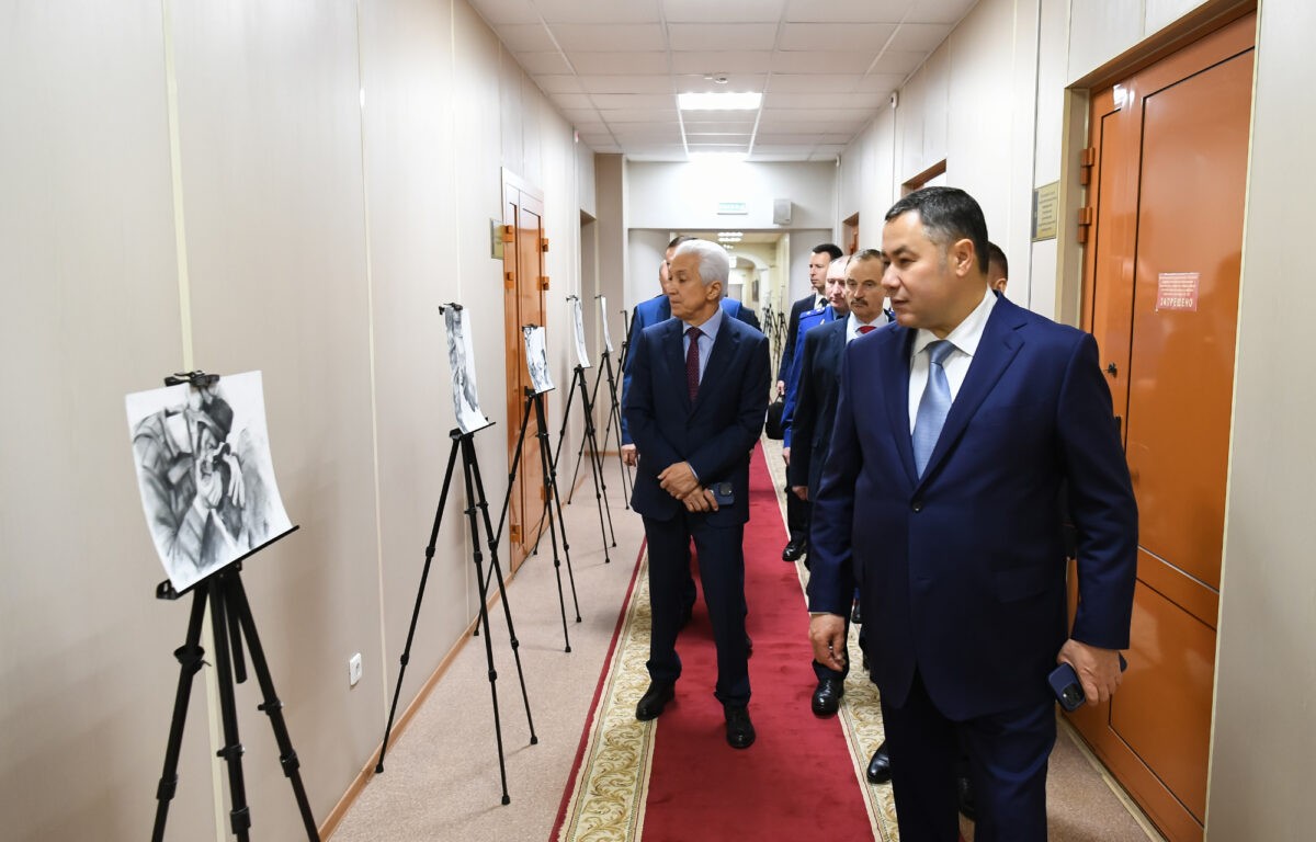 Игорь Руденя вручил правоохранителям Тверской области награды за вклад в обеспечение правопорядка