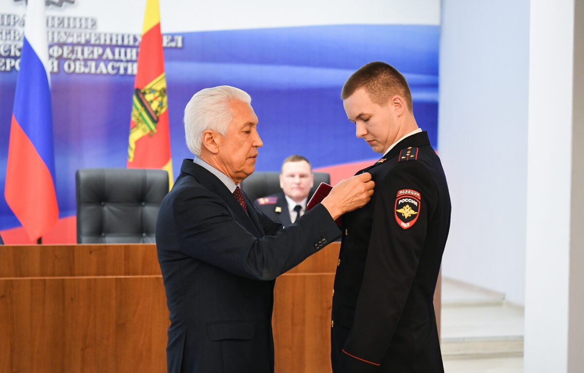 Игорь Руденя вручил правоохранителям Тверской области награды за вклад в обеспечение правопорядка