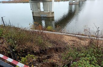 В Тверской области рушится набережная Волги