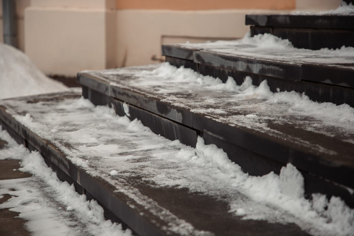 В ночь на 22 ноября в Тверской области ожидается ураганный ветер и гололед