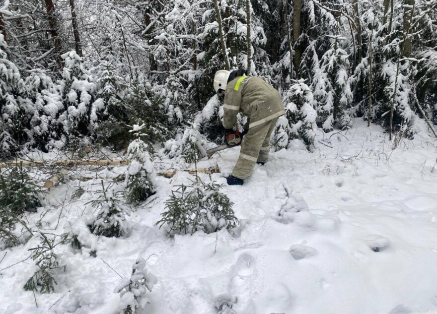 В Тверской области продолжаются работы по восстановлению электроснабжения
