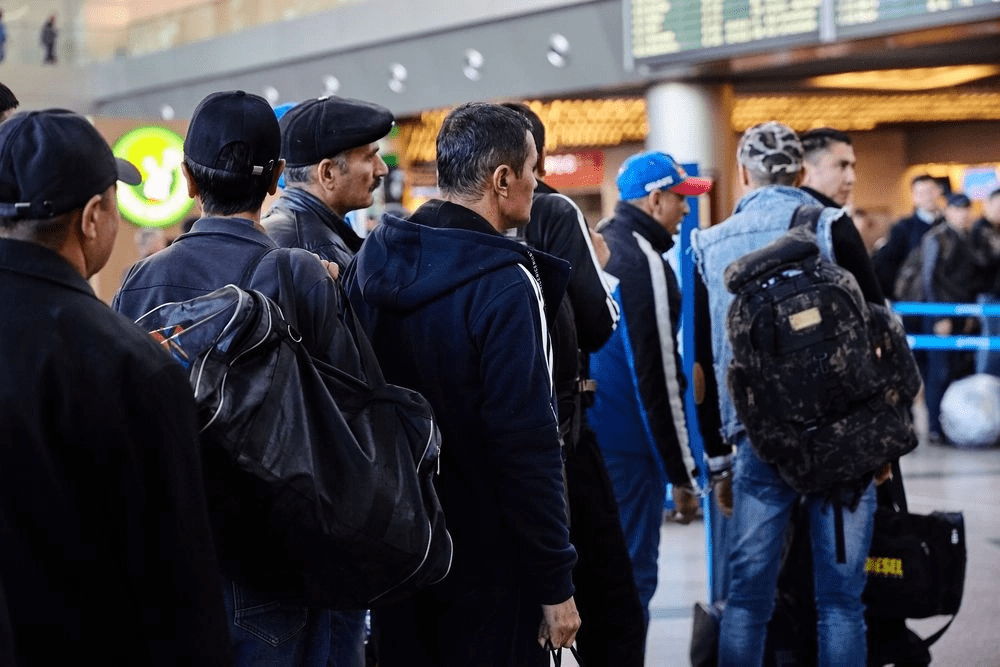 Депутаты Госдумы предложили ввести лимиты для регистрации иностранцев в арендуемом жилье