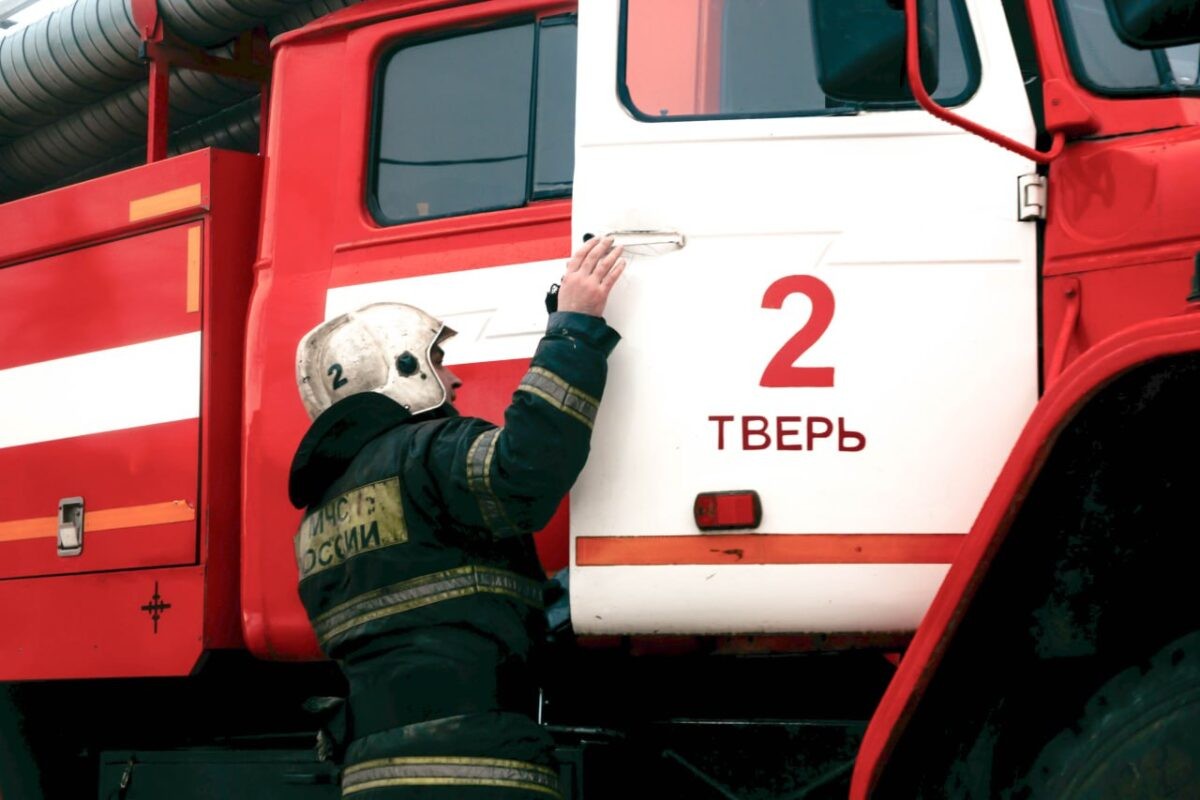 Пожар в жилом доме в Тверской области - есть пострадавшие