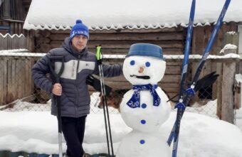 В Тверской области местные жители устроили парад снеговиков В Тверской области местные жители устроили парад снеговиков