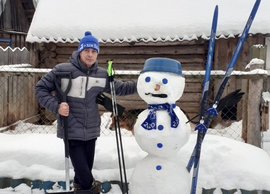 В Тверской области местные жители устроили парад снеговиков