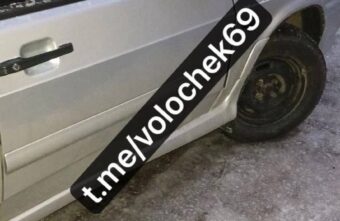 В Тверской области хулиган ночью снес боковое зеркало на машине