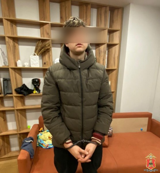 В Твери мужчина выращивал дома наркотики на продажу