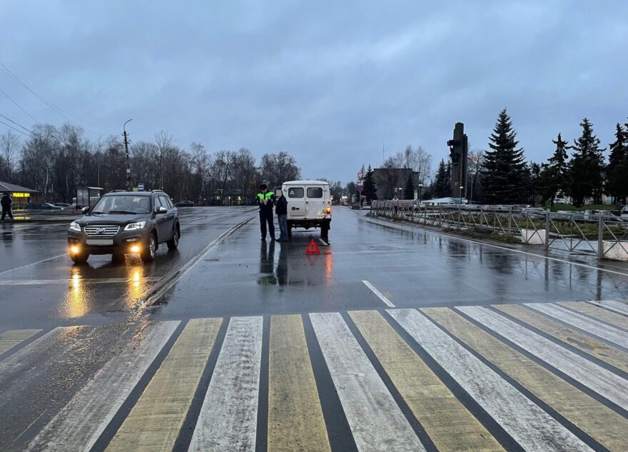 Пешеход-нарушитель попал под колёса УАЗа в Тверской области
