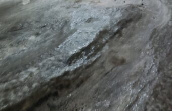 В Тверской области жители разбивают машины о дорогу В Тверской области жители разбивают машины о дорогу