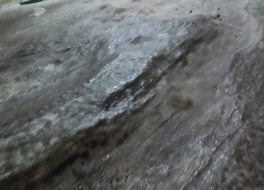 В Тверской области жители разбивают машины о дорогу