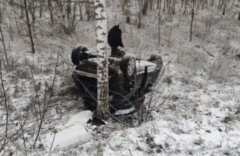 Opel съехал в кювет под Тверью, есть пострадавшая