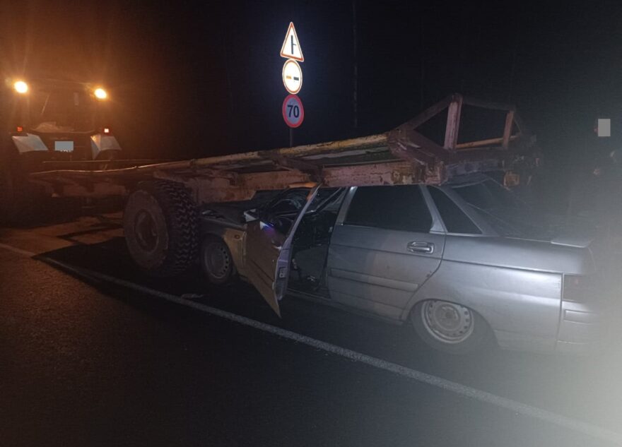 Водитель ВАЗа "догнал" трактор в Тверской области