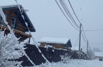 Многие жители Тверской области остаются без электричества несколько дней