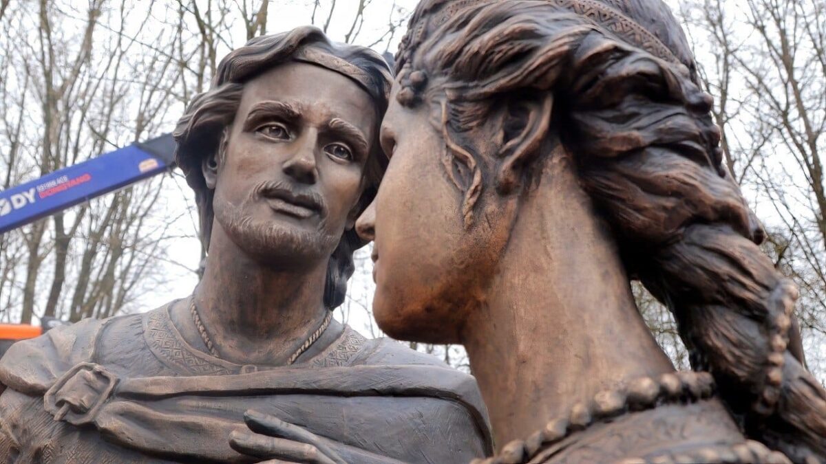 В Тверской области установили памятник в честь любви и преданности