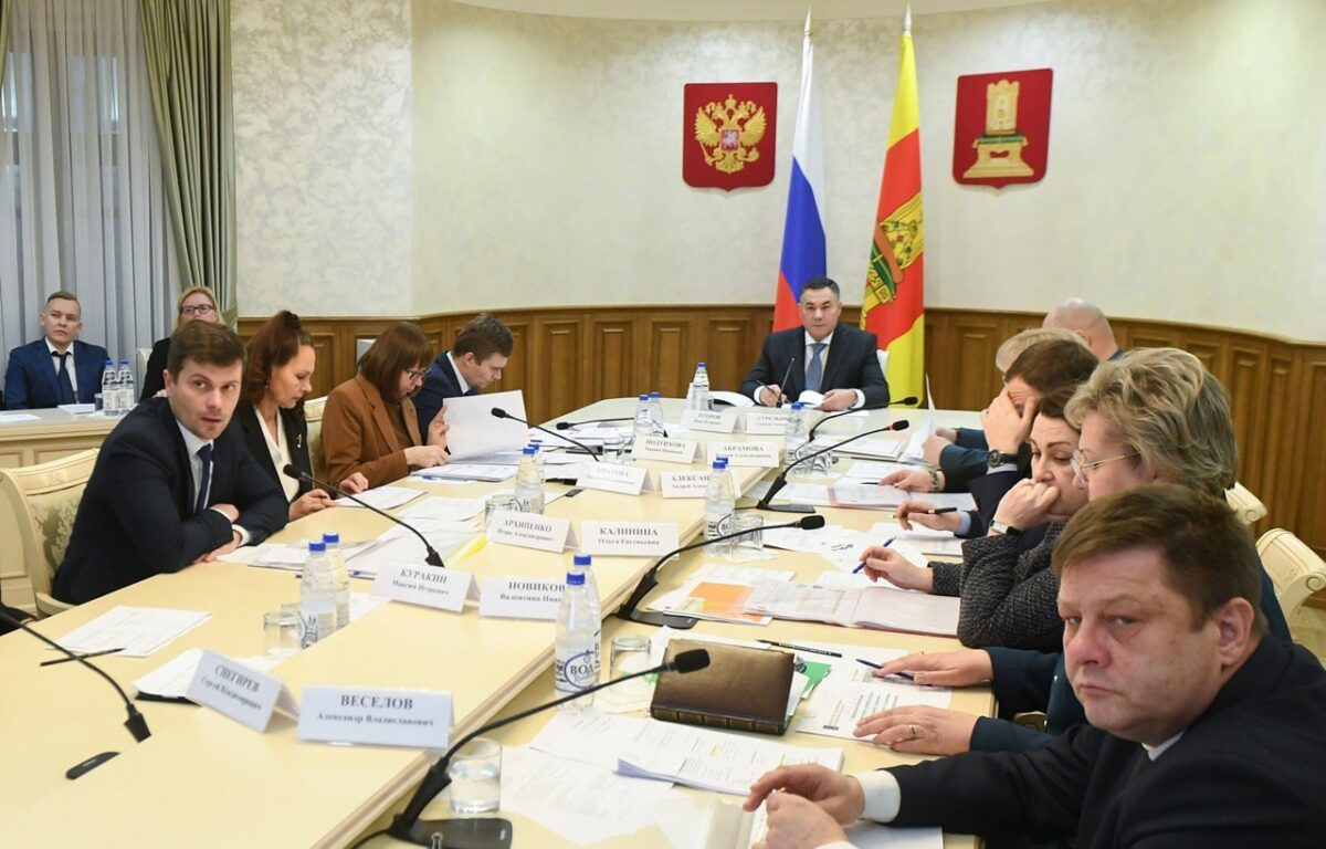 Для районной больницы в Тверской области закупят три машины