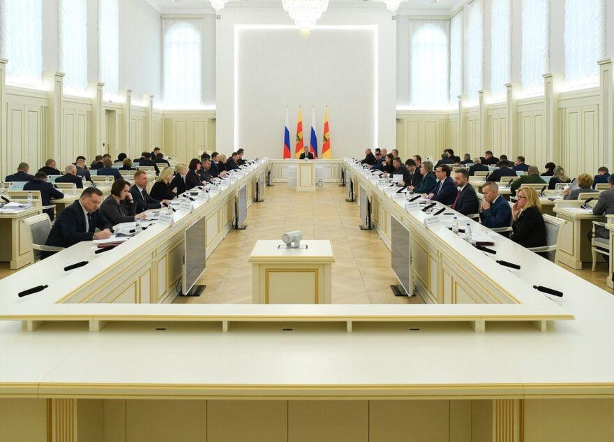 Игорь Руденя определил приоритеты в ремонте региональных и межмуниципальных дорог в 2025-2029 годах