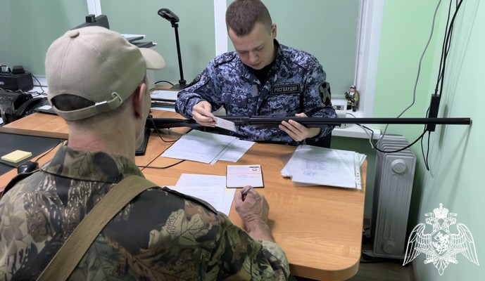 В Тверской области росгвардейцы проверили порядка 200 владельцев оружия В Тверской области росгвардейцы проверили порядка 200 владельцев оружия