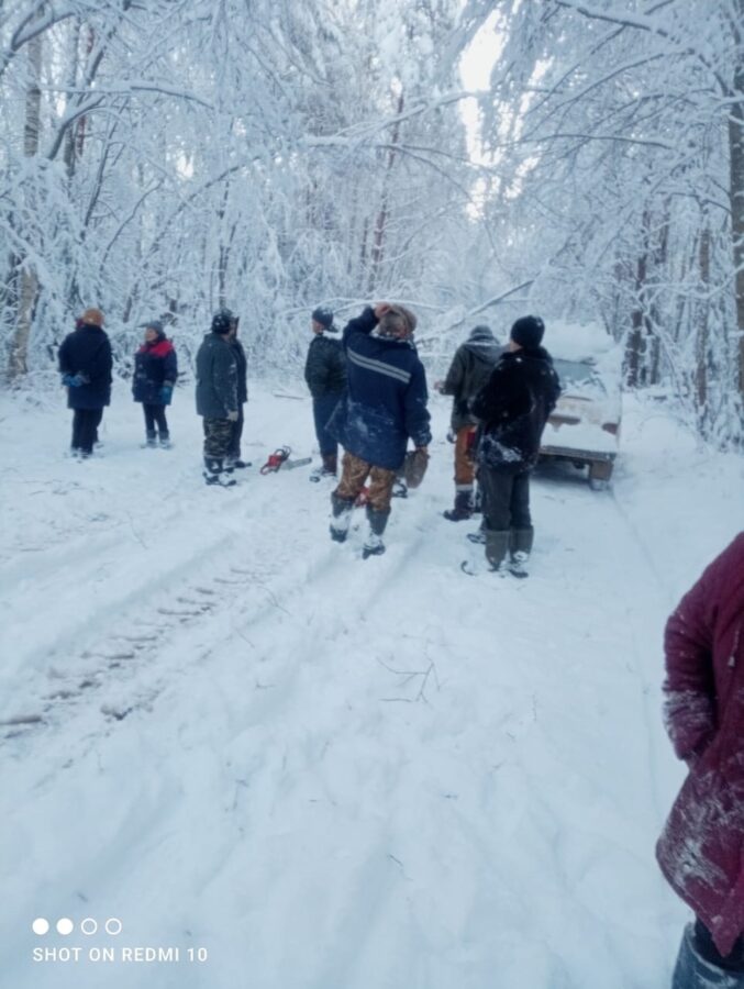 В Тверской области спорят, накажут ли жителей за расчистку дороги