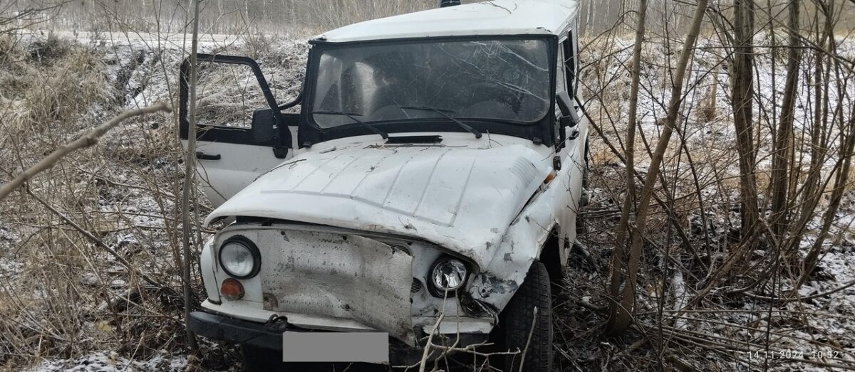 В Тверской области УАЗ съехал в кювет, пострадали два пассажира