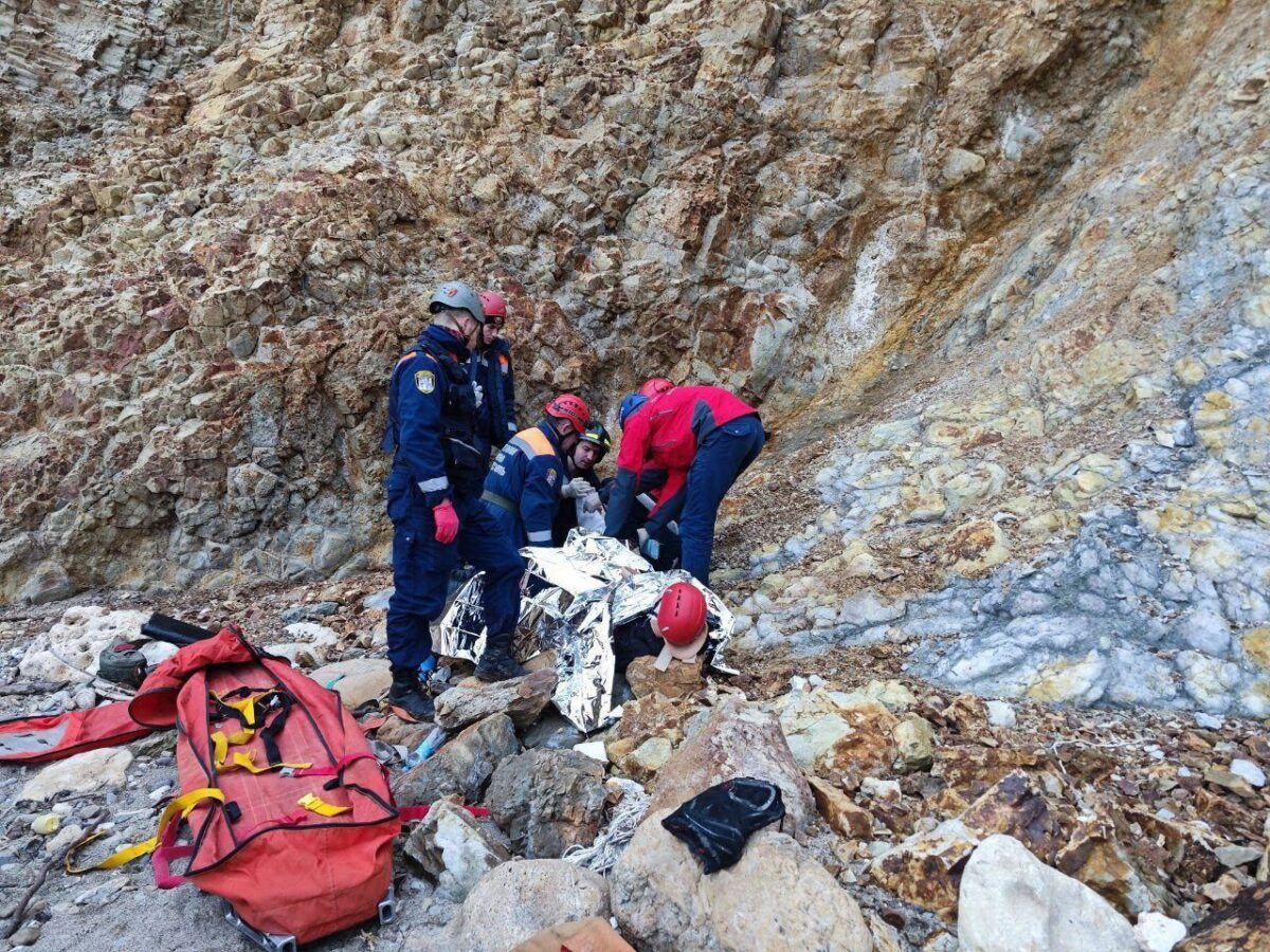 13 человек спасли жителя Тверской области на диком пляже вдали от дома