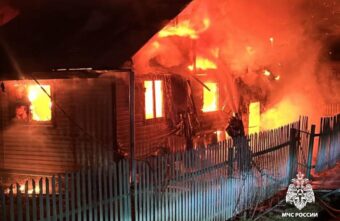 В Тверской области ночью полностью сгорел дачный дом В Тверской области ночью полностью сгорел дачный дом