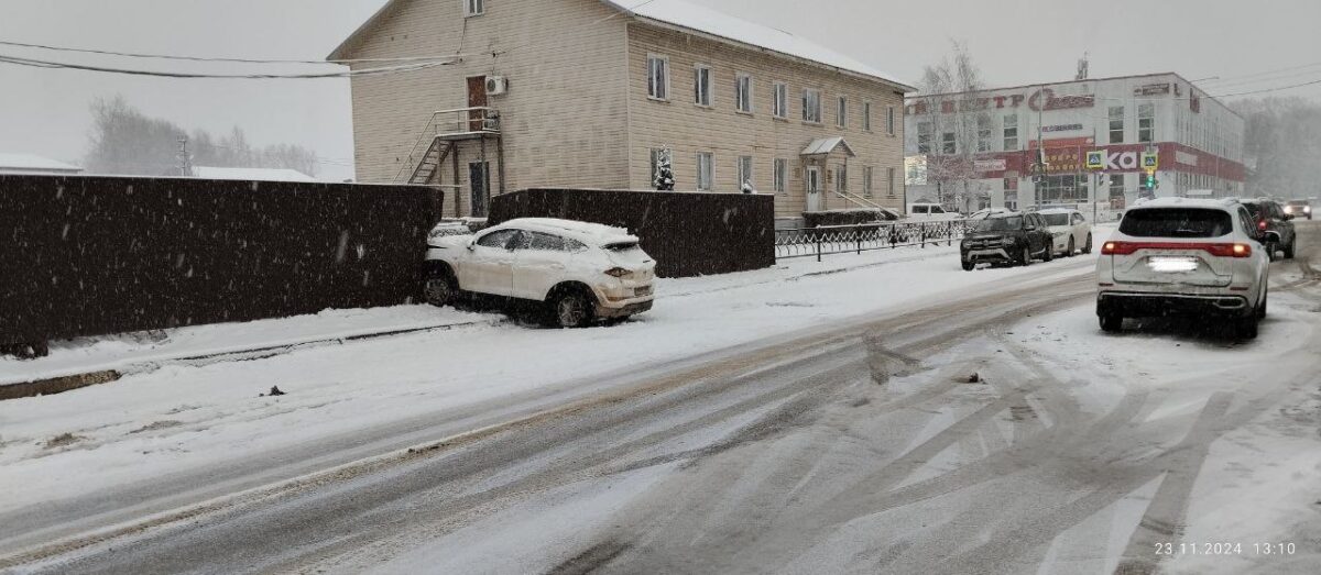 При столкновении двух иномарок в Тверской области пострадала маленькая девочка