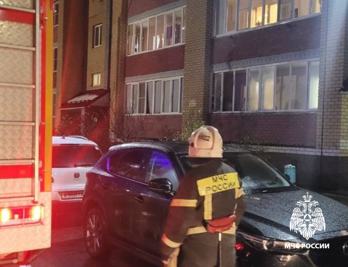 У жителя Тверской области на балконе загорелся электросамокат