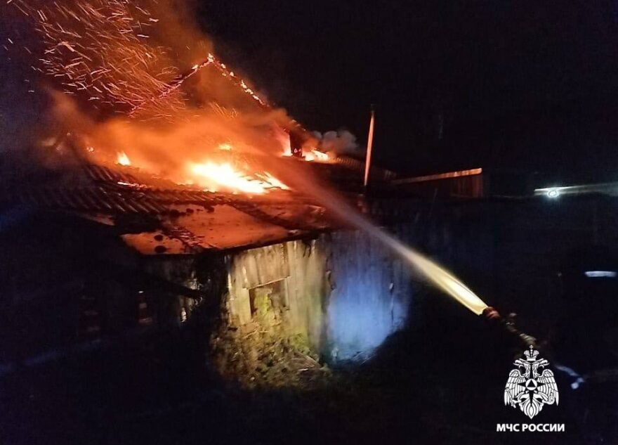 В Тверской области из-за электрооборудования вспыхнул жилой дом В Тверской области из-за электрооборудования вспыхнул жилой дом