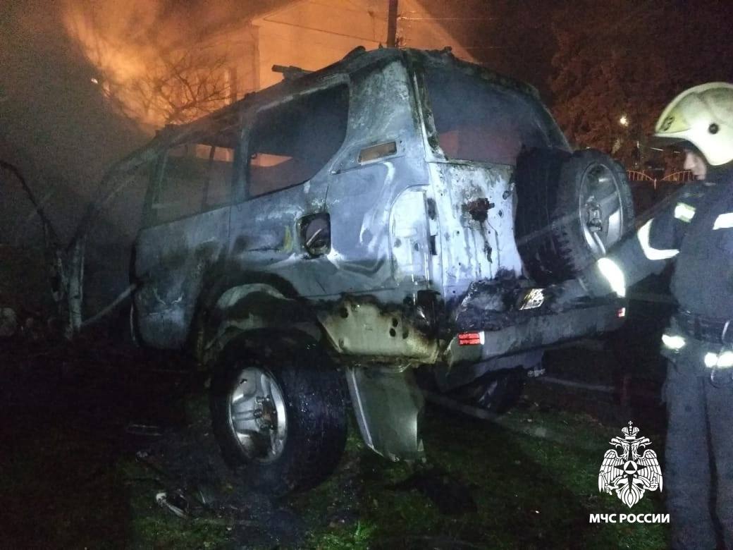 Ночью в Тверской области сгорел внедорожник